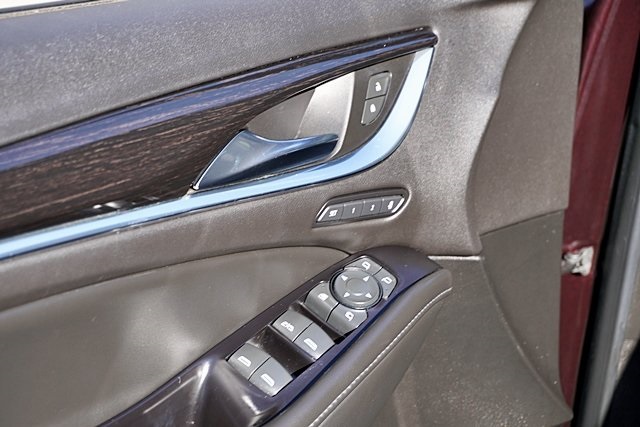 Vehicle image 26 of 40