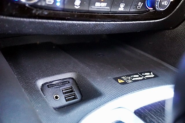 Vehicle image 33 of 40