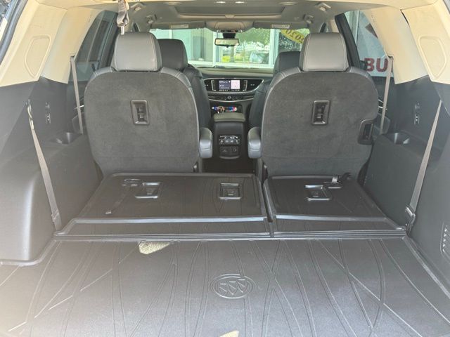 Vehicle image 15 of 64