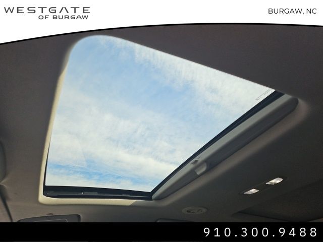 Vehicle image 14 of 20