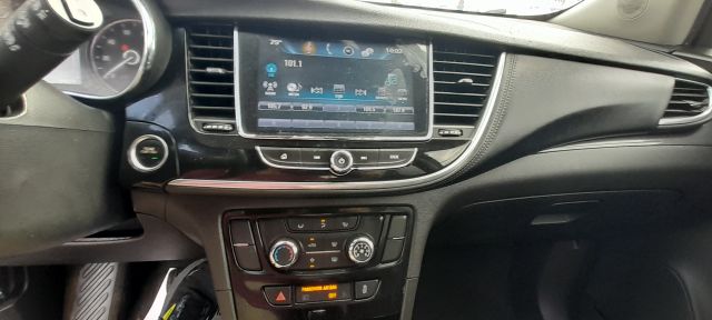 Vehicle image 10 of 25