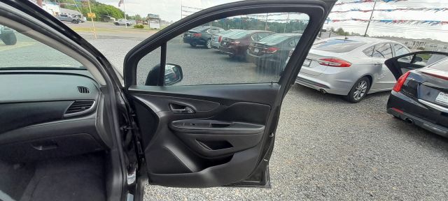 Vehicle image 21 of 25