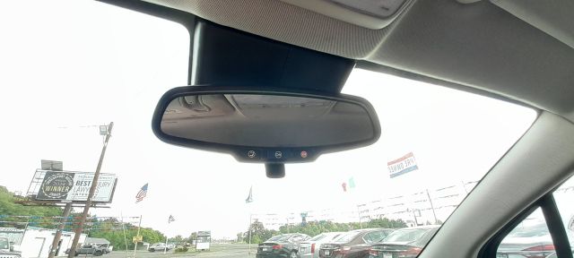 Vehicle image 12 of 25