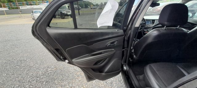 Vehicle image 17 of 25