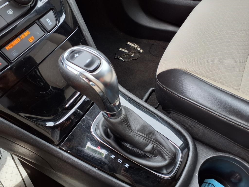 Vehicle image 17 of 21