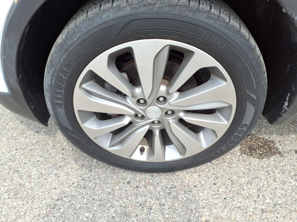 Vehicle image 8 of 21
