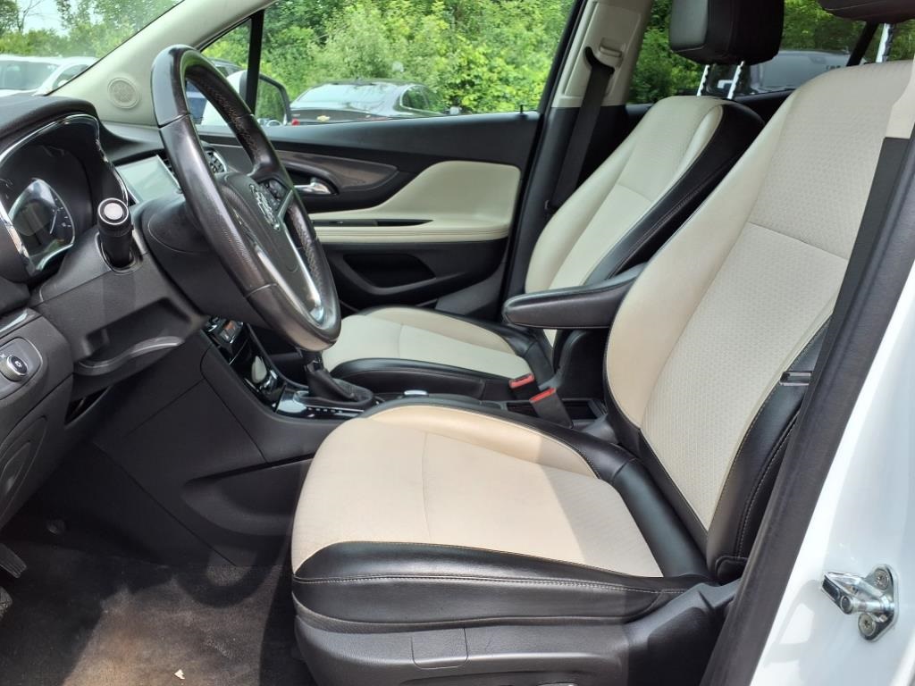 Vehicle image 11 of 21
