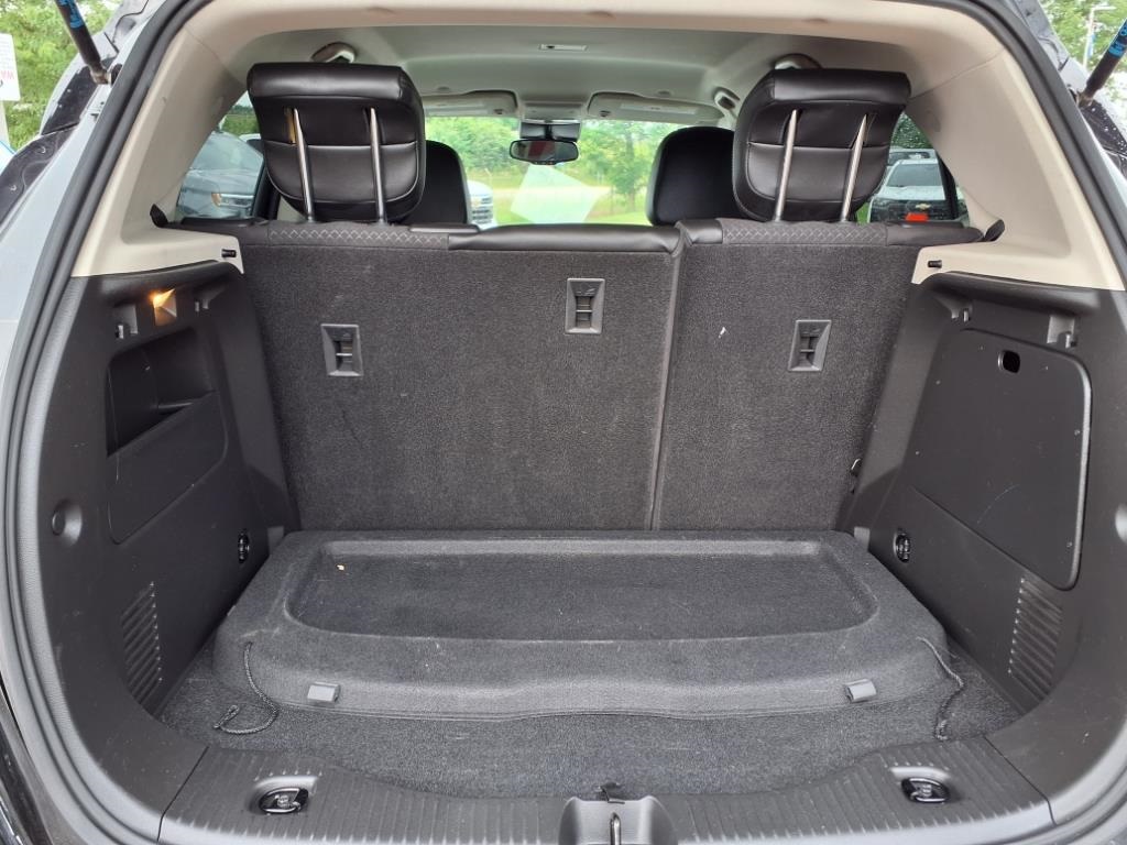 Vehicle image 8 of 26