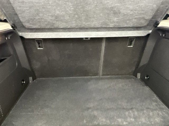 Vehicle image 23 of 38