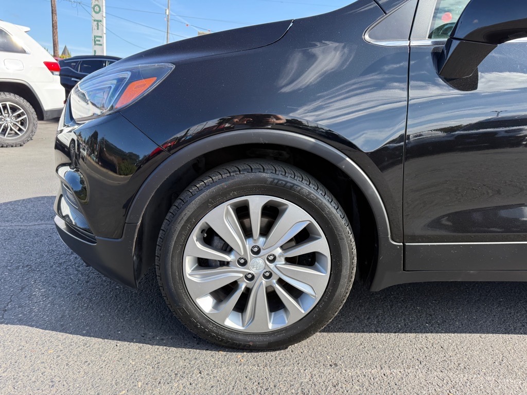 Vehicle image 10 of 34