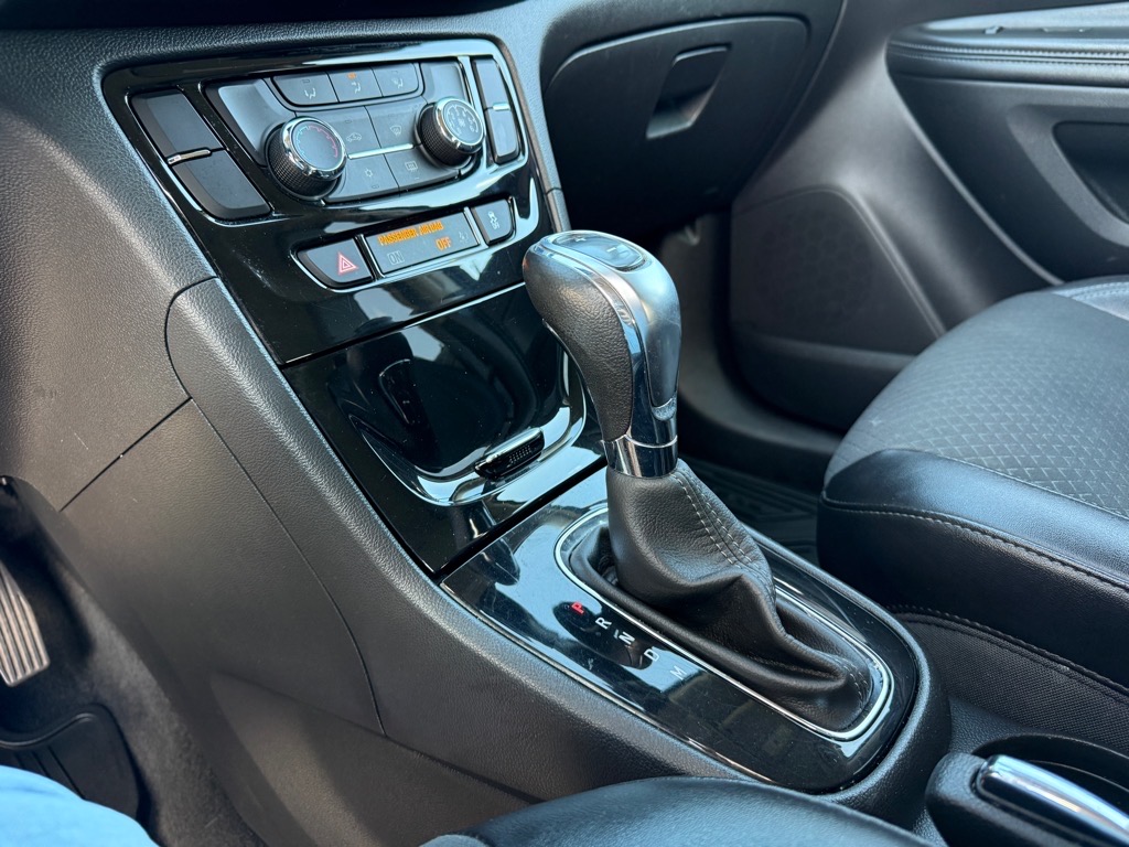 Vehicle image 22 of 34