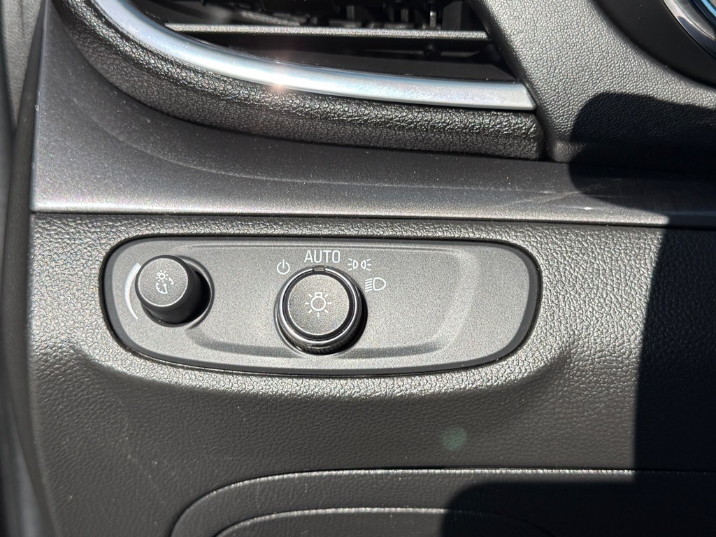 Vehicle image 26 of 34