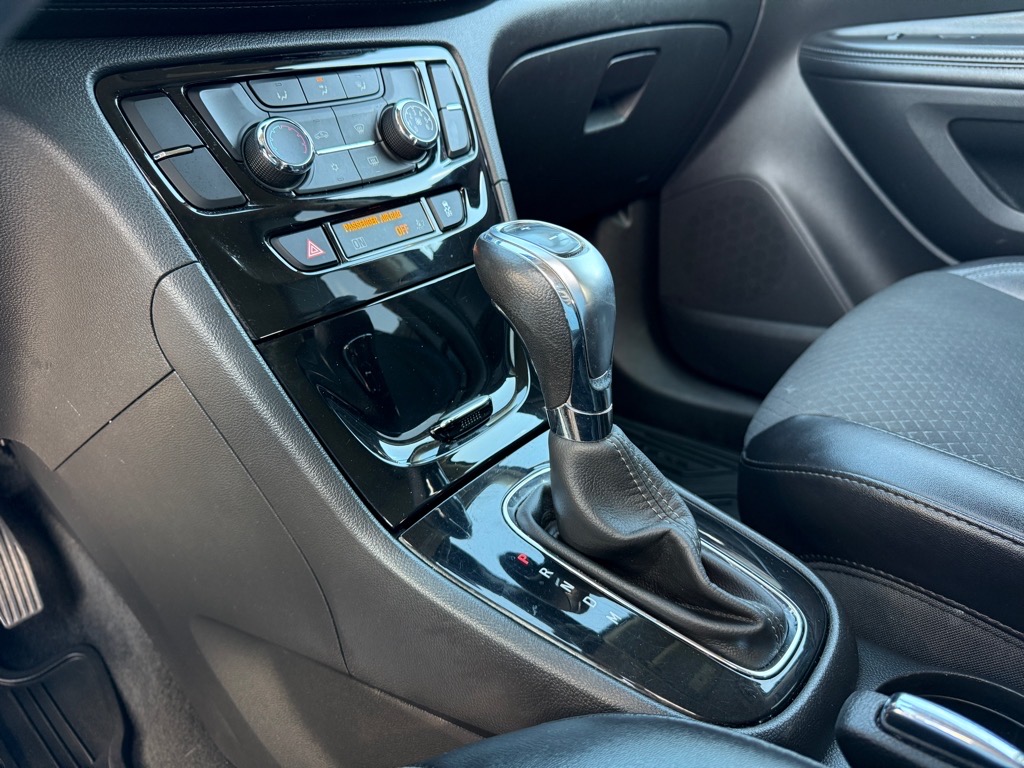 Vehicle image 21 of 34