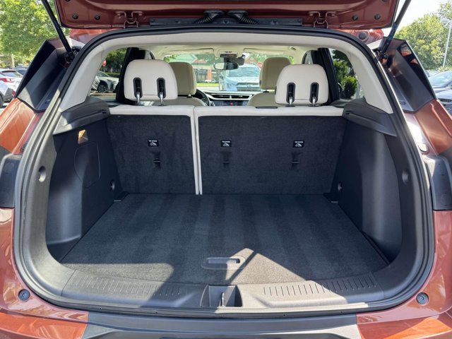 Vehicle image 8 of 27