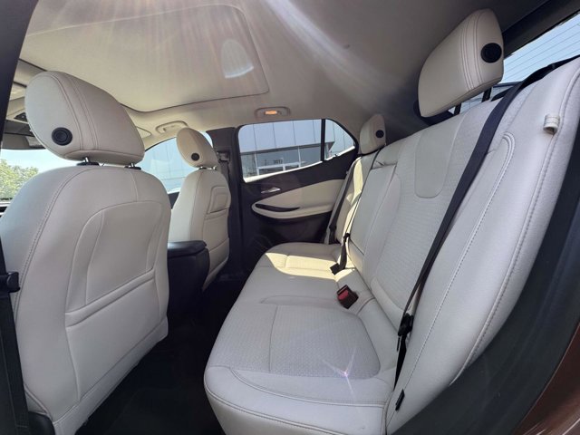 Vehicle image 10 of 27