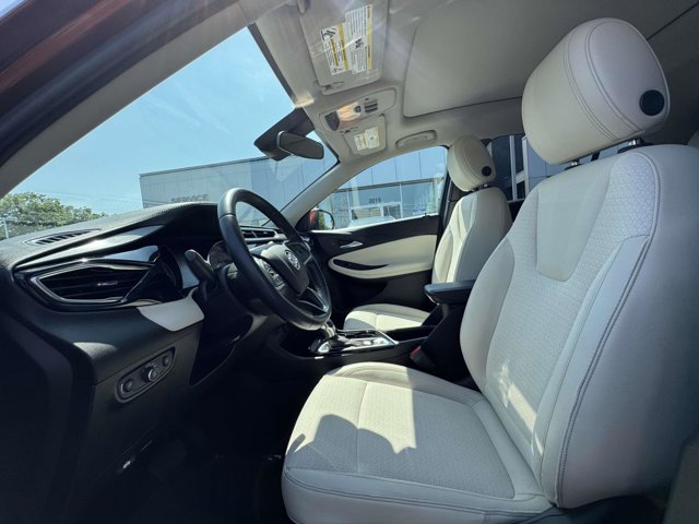 Vehicle image 25 of 27
