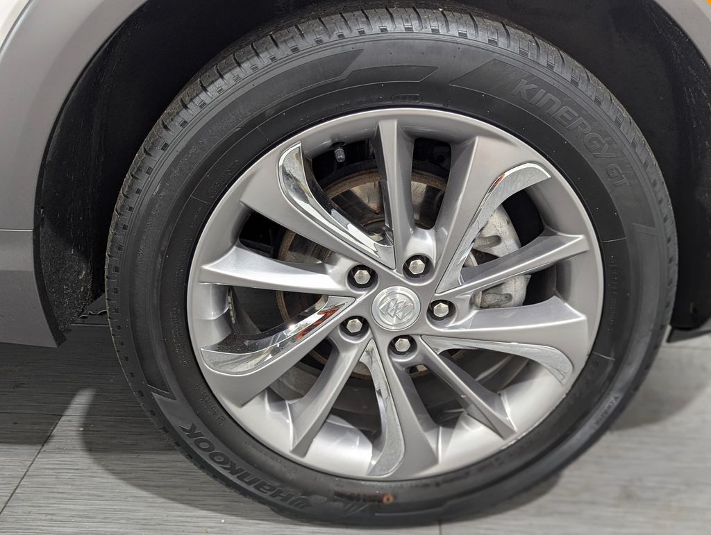 Vehicle image 28 of 37