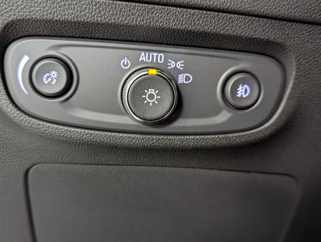 Vehicle image 23 of 37