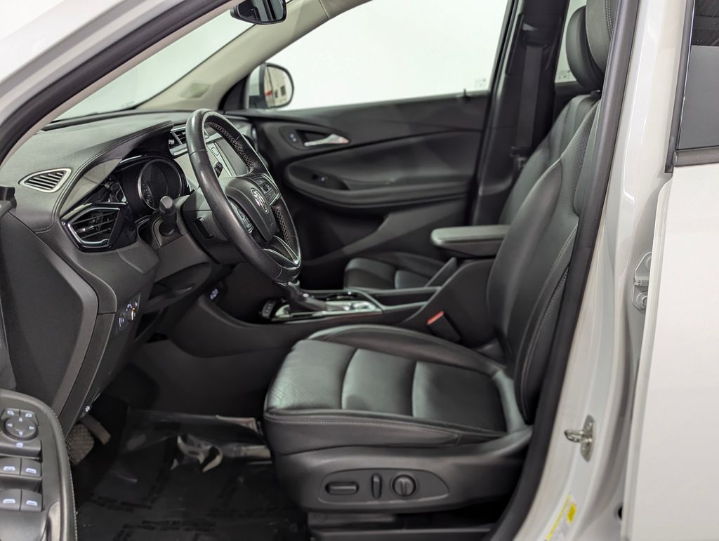 Vehicle image 10 of 37