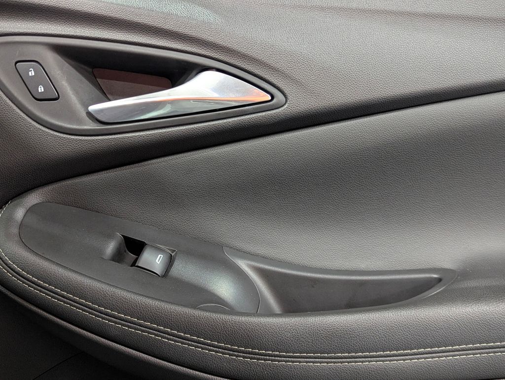 Vehicle image 16 of 37