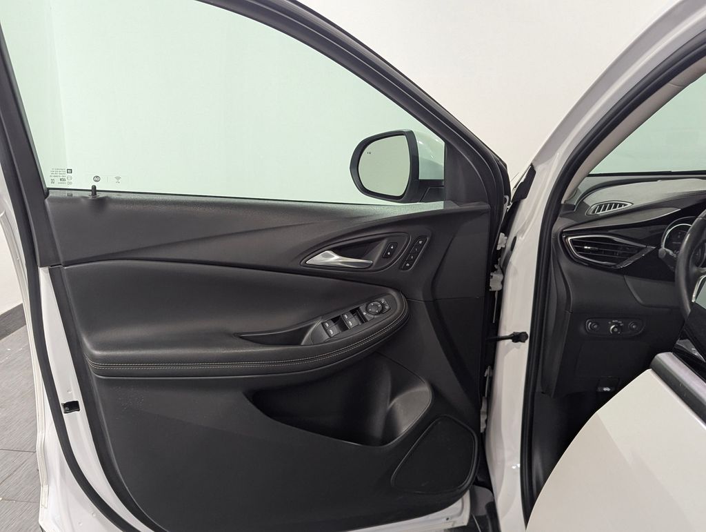 Vehicle image 14 of 37