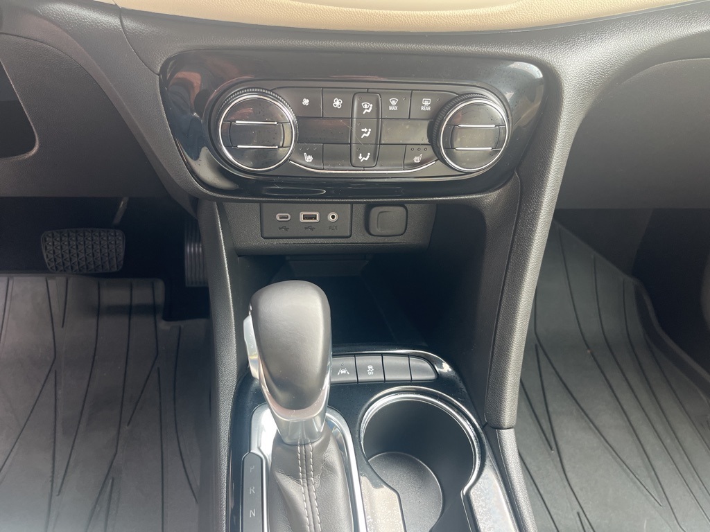 Vehicle image 18 of 20