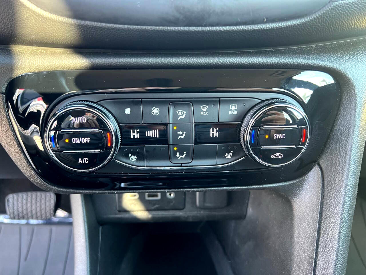 Vehicle image 13 of 15