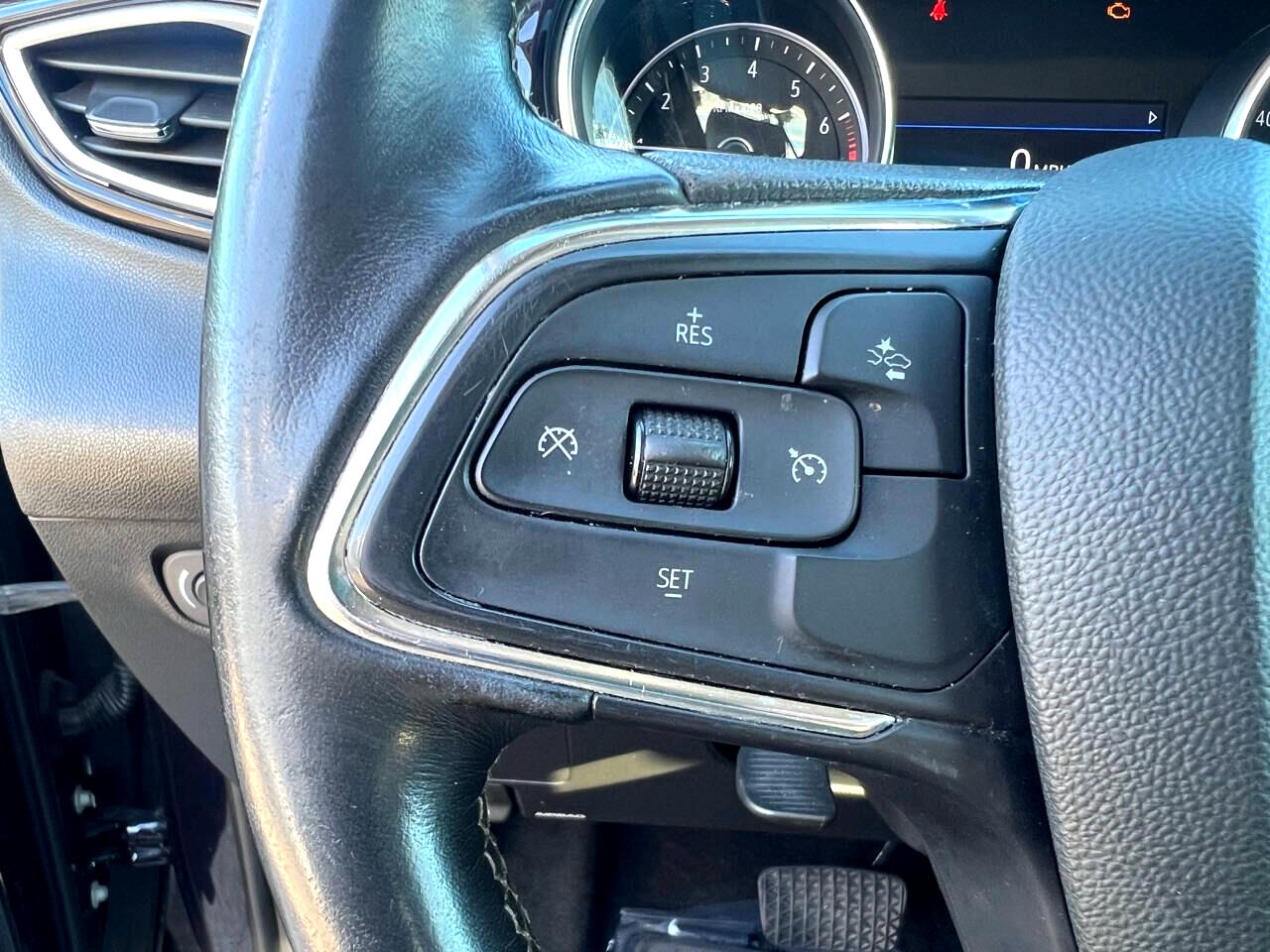 Vehicle image 12 of 15