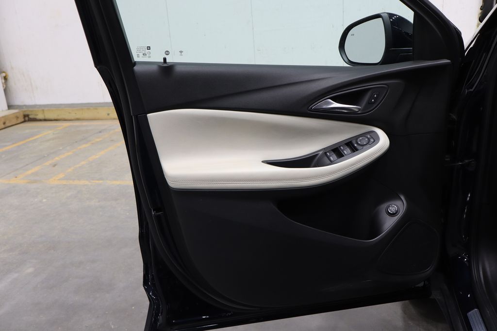 Vehicle image 13 of 38