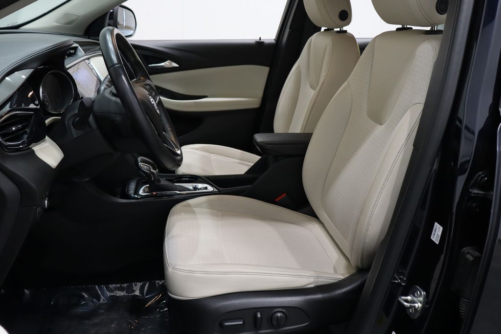 Vehicle image 9 of 38