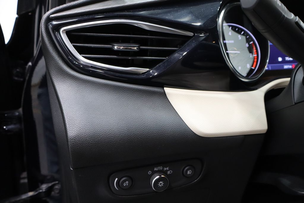 Vehicle image 15 of 38