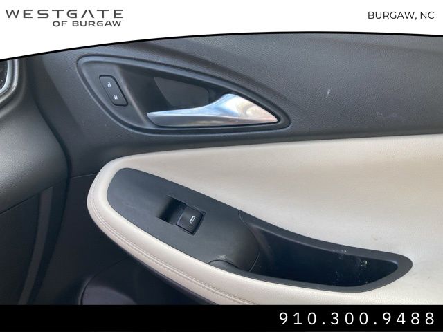 Vehicle image 11 of 20