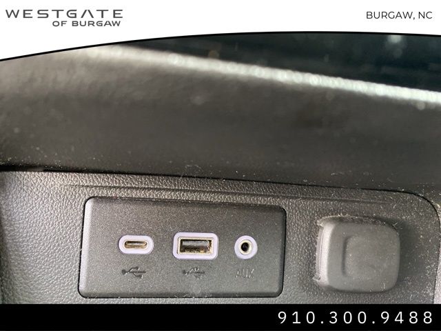 Vehicle image 15 of 20