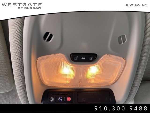 Vehicle image 12 of 20