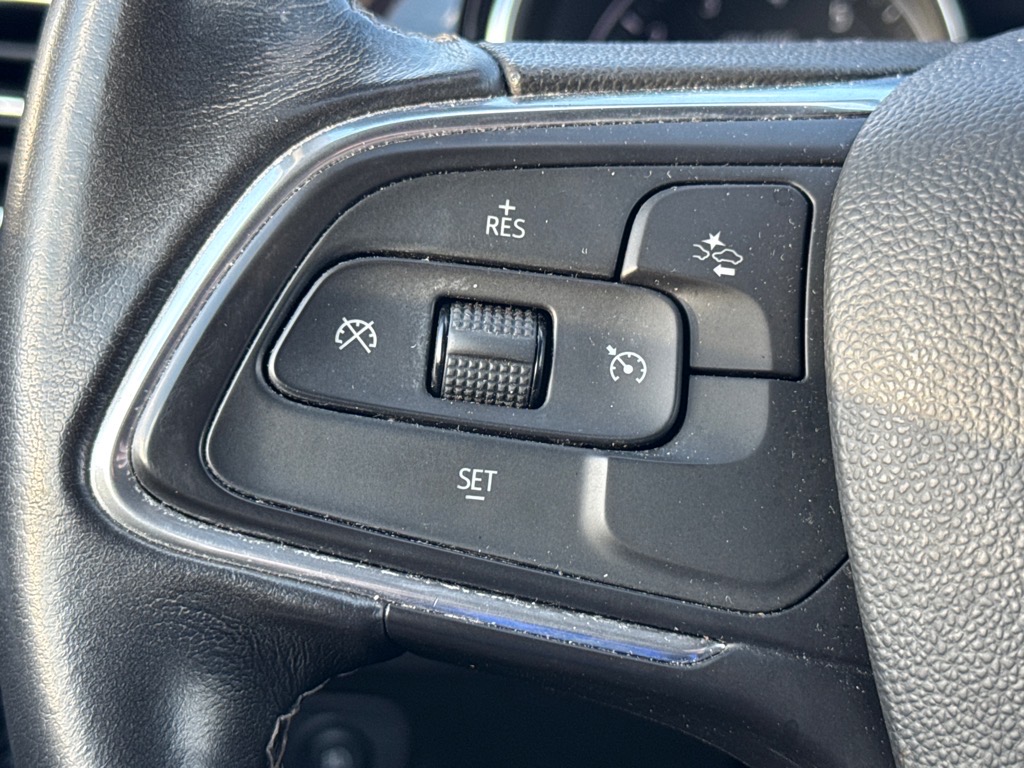 Vehicle image 13 of 21