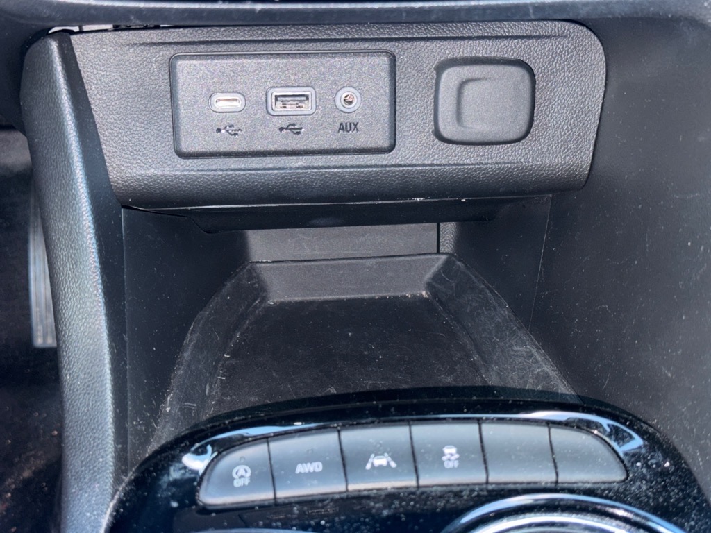 Vehicle image 15 of 21