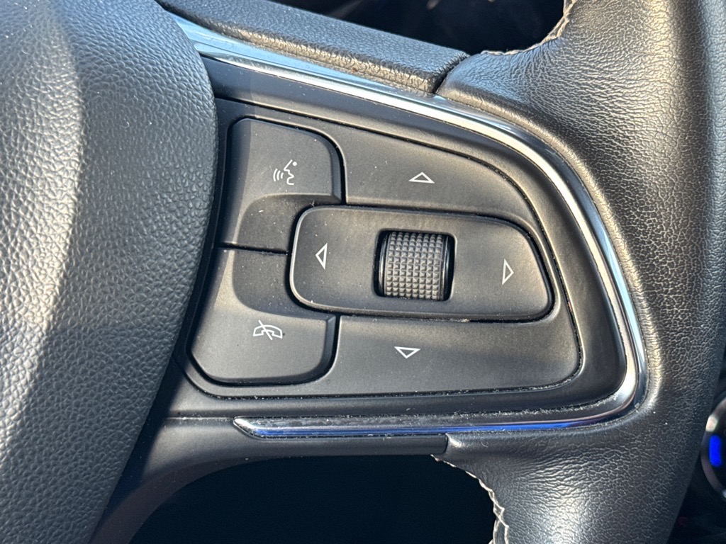 Vehicle image 12 of 21
