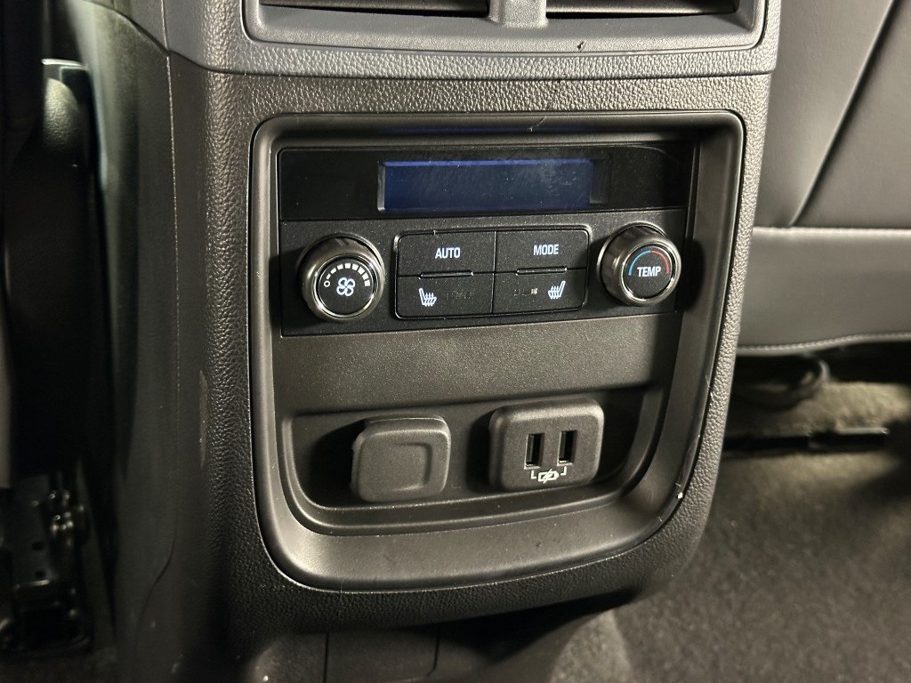 Vehicle image 27 of 37