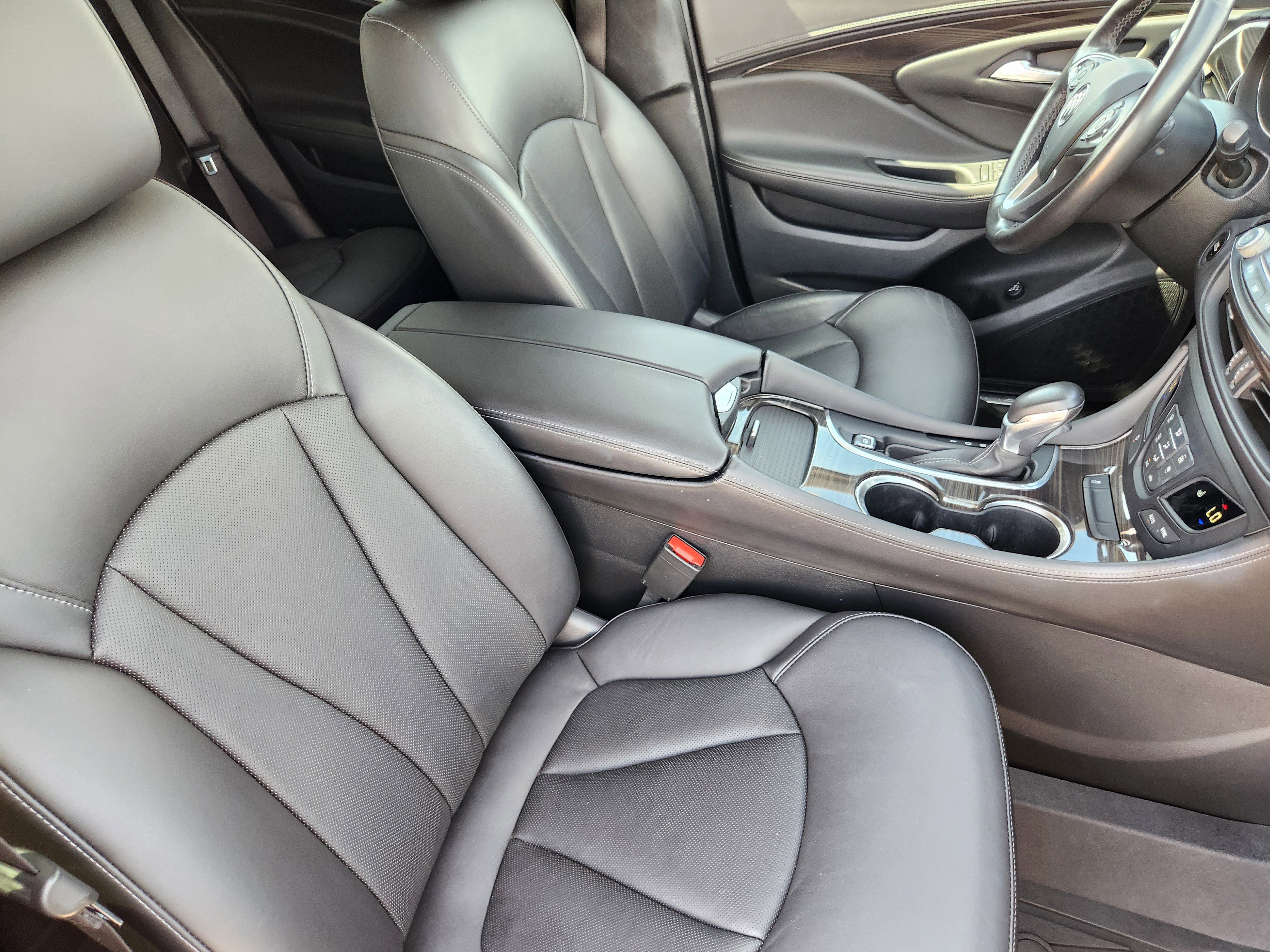 Vehicle image 19 of 23