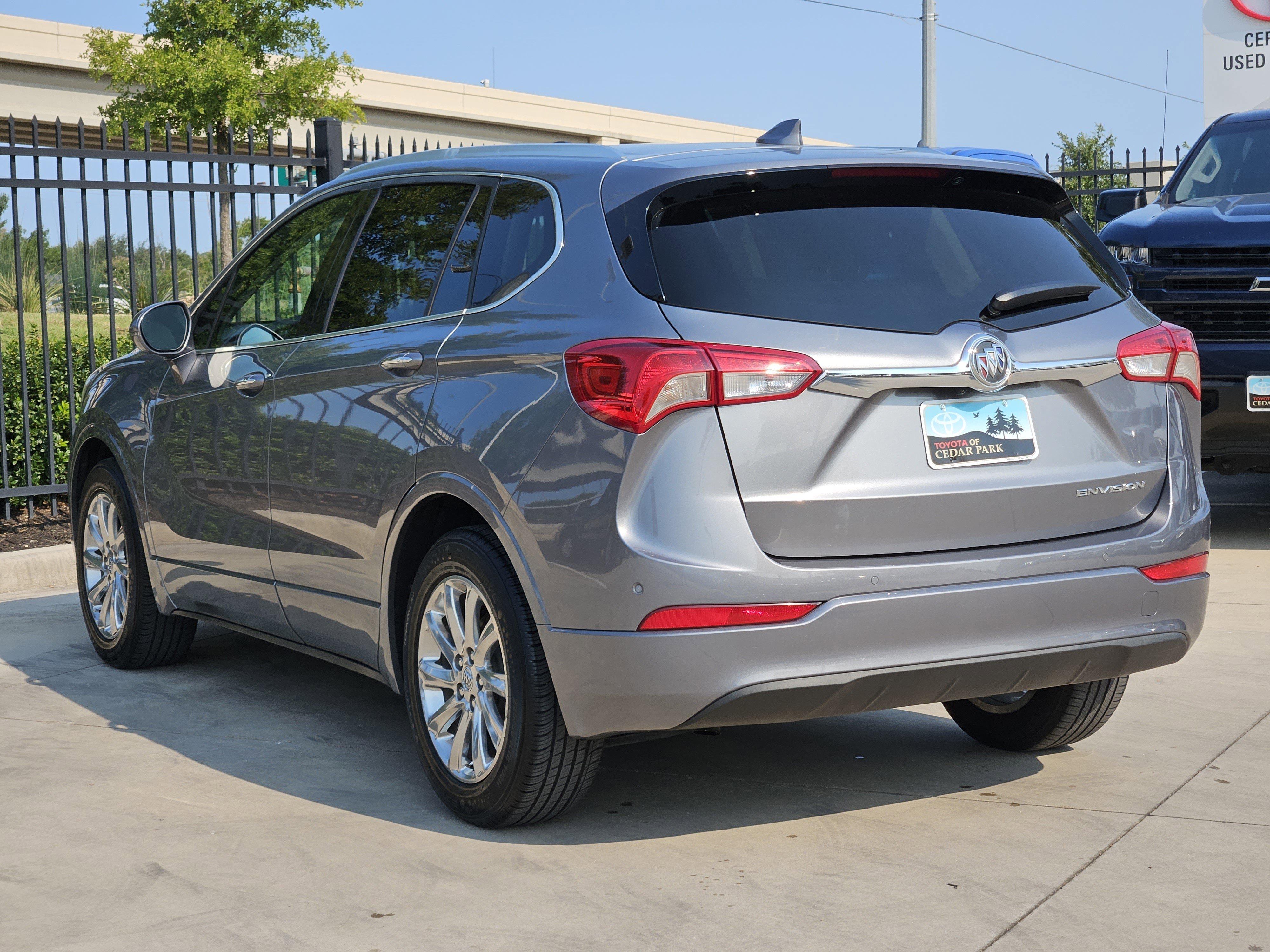 Vehicle image 4 of 21