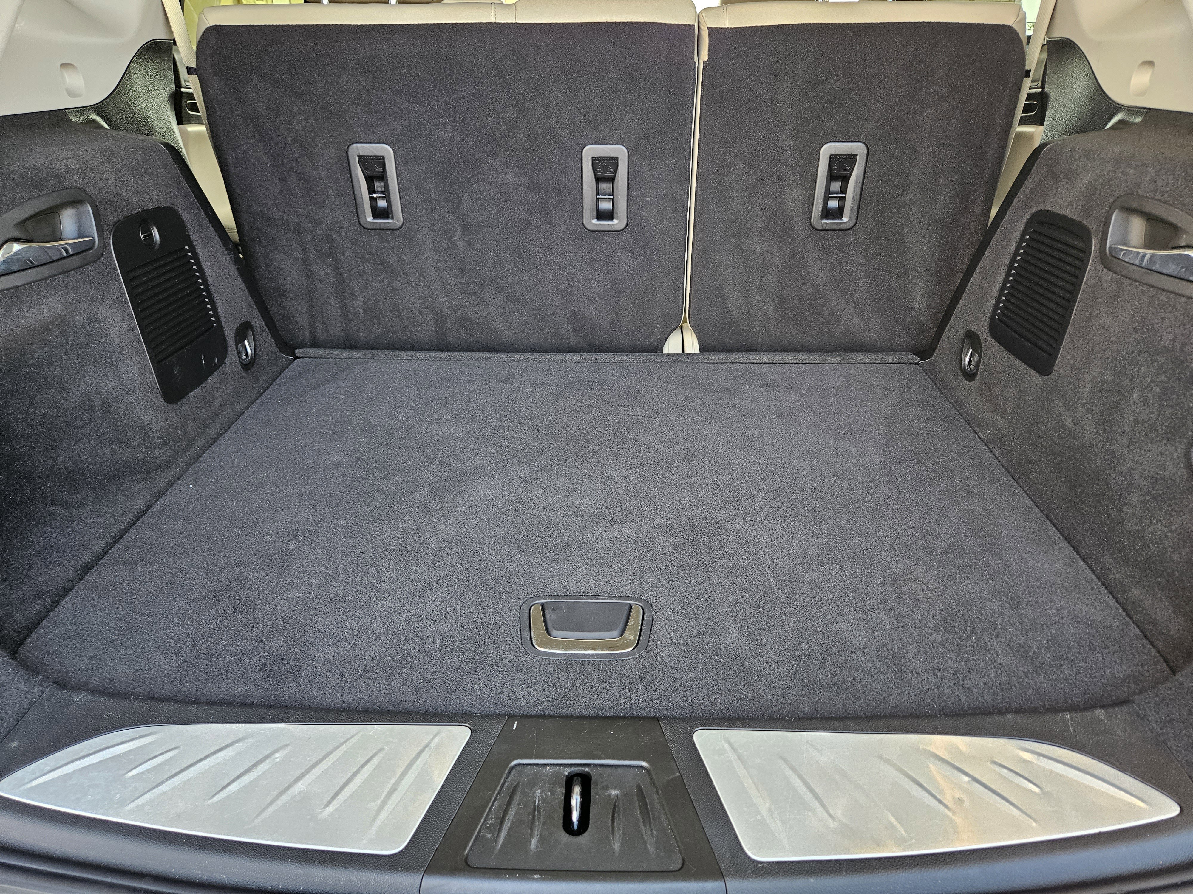Vehicle image 7 of 21
