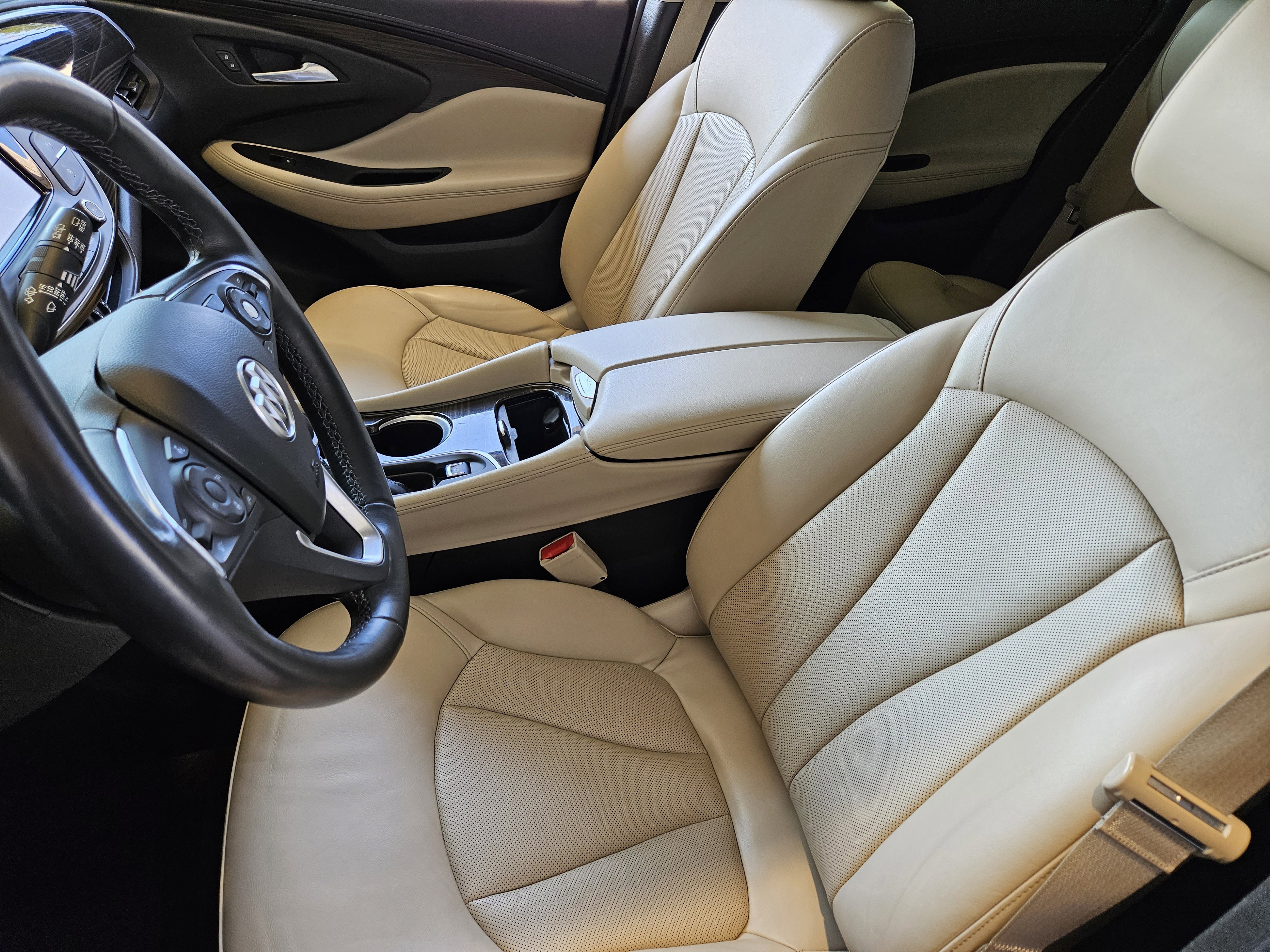 Vehicle image 9 of 21