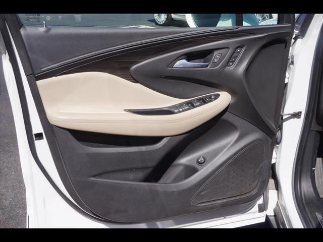 Vehicle image 16 of 29