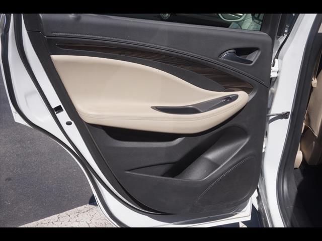 Vehicle image 20 of 29