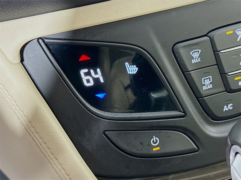 Vehicle image 19 of 30