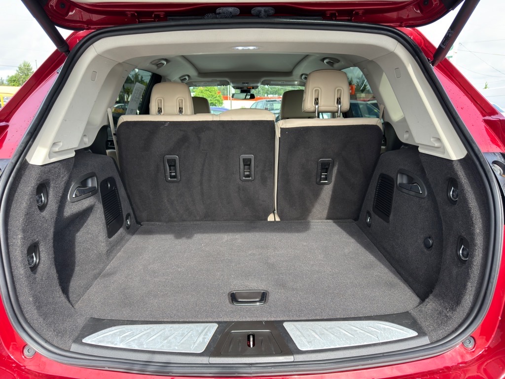 Vehicle image 10 of 32