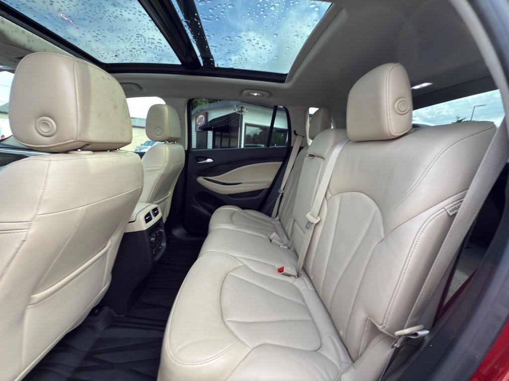 Vehicle image 17 of 32