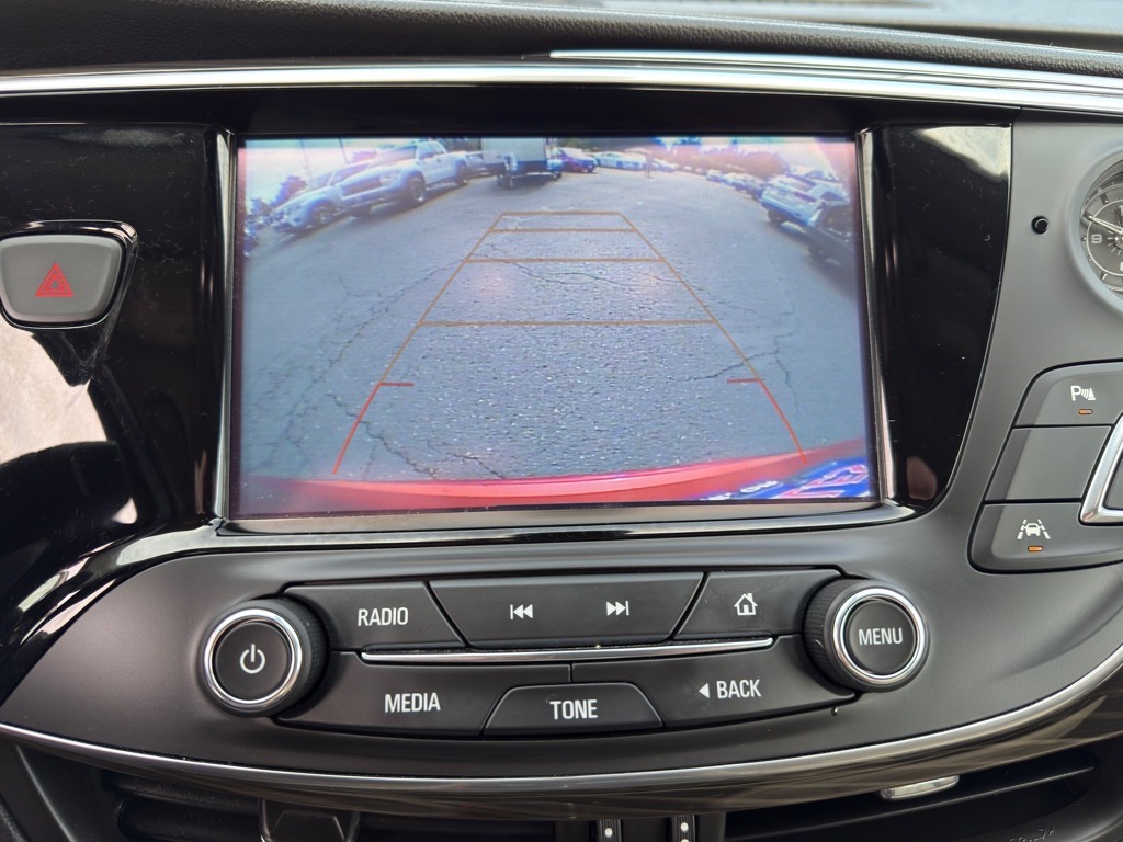 Vehicle image 25 of 32