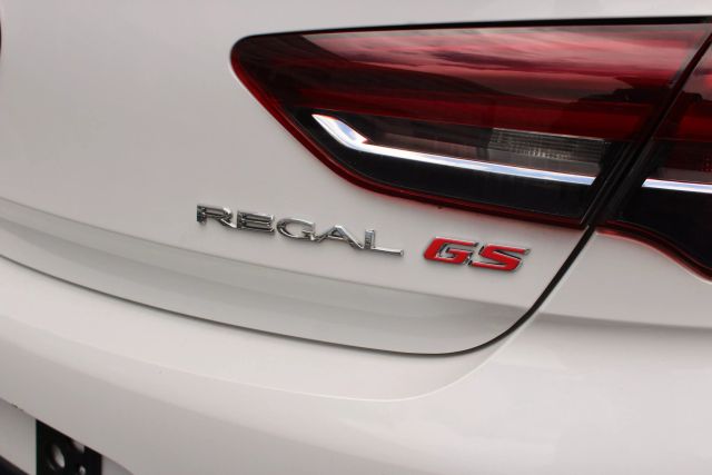Vehicle image 11 of 47