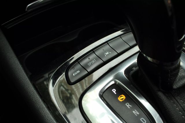 Vehicle image 44 of 47